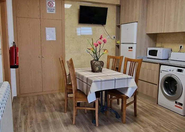 여관 Estalagem Soeiro Meireles, Unipessoal, Lda *